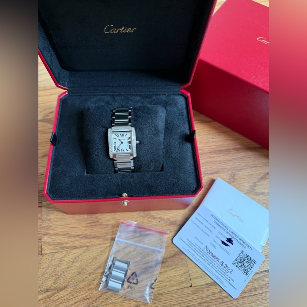 Cartier watch Tank, medium size, stainless steel with diamonds. - Picture 4 of 17